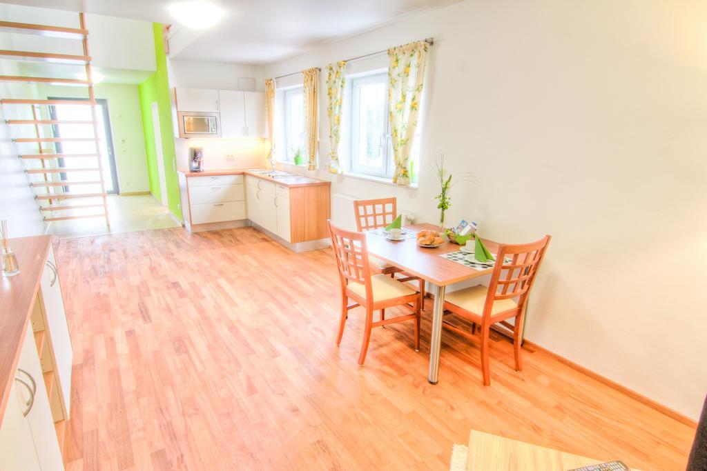 Jungingers Aparthotel Holzheim  Habitación foto