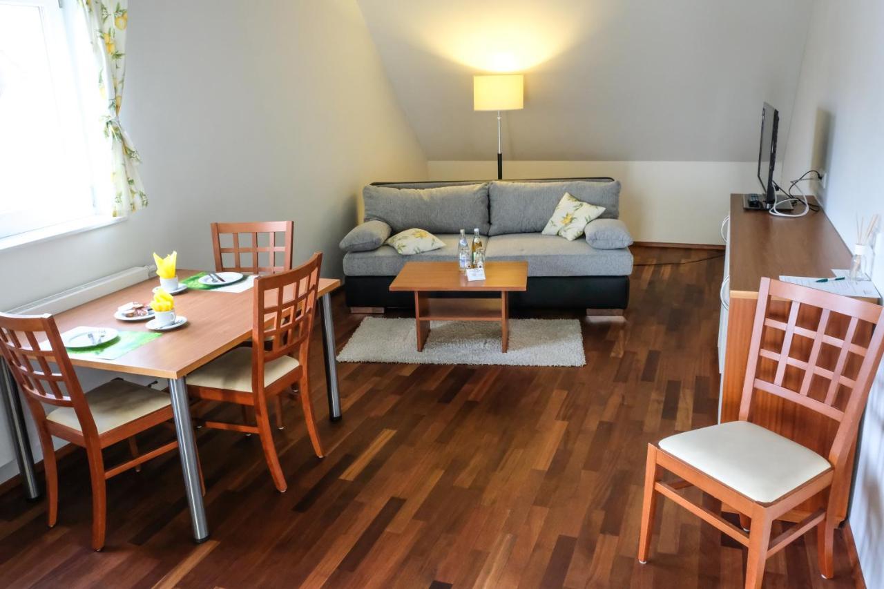 Jungingers Aparthotel Holzheim  Exterior foto